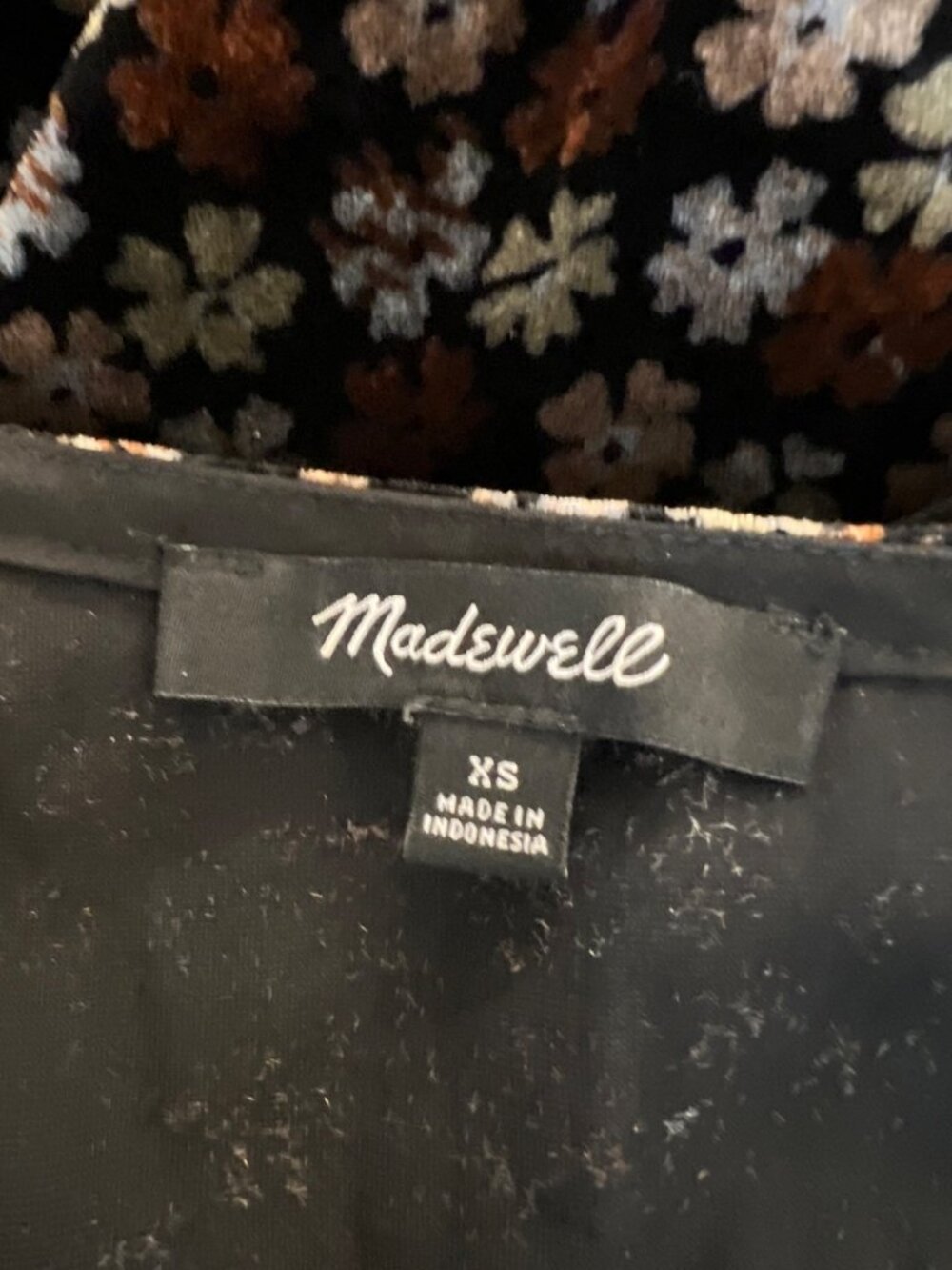 Madewell Velvet Tulip Top *holes inner sleeves* - Picture 9 of 11